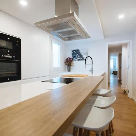 Pz Triana Amplio, Moderno Y Luminoso 2d 2b Appartement