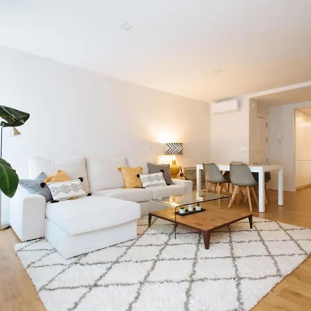 Pz Triana Amplio, Moderno Y Luminoso 2d 2b Apartment