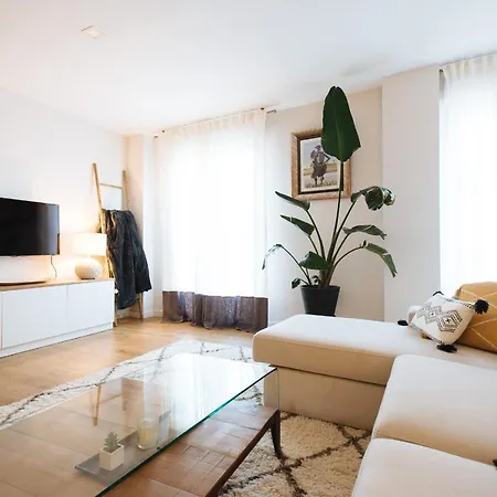 Pz Triana Amplio, Moderno Y Luminoso 2d 2b Apartment *